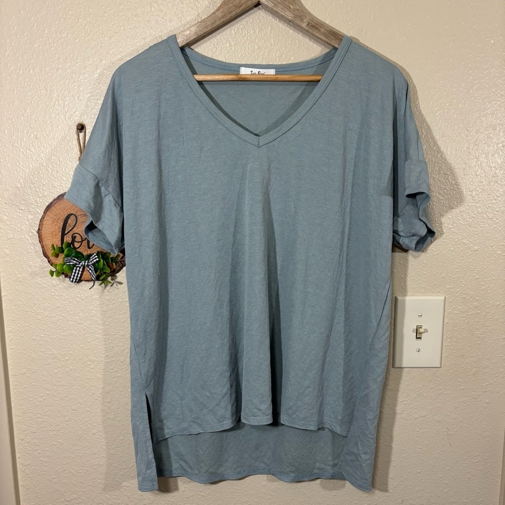 Tres Bien Women's Blue/Gray V-Neck Short Sleeve Top Size M